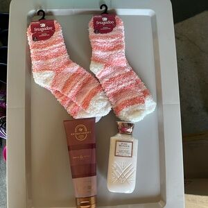 Comfort kit: bath and body works aromatherapy cream, pure wonder lotion